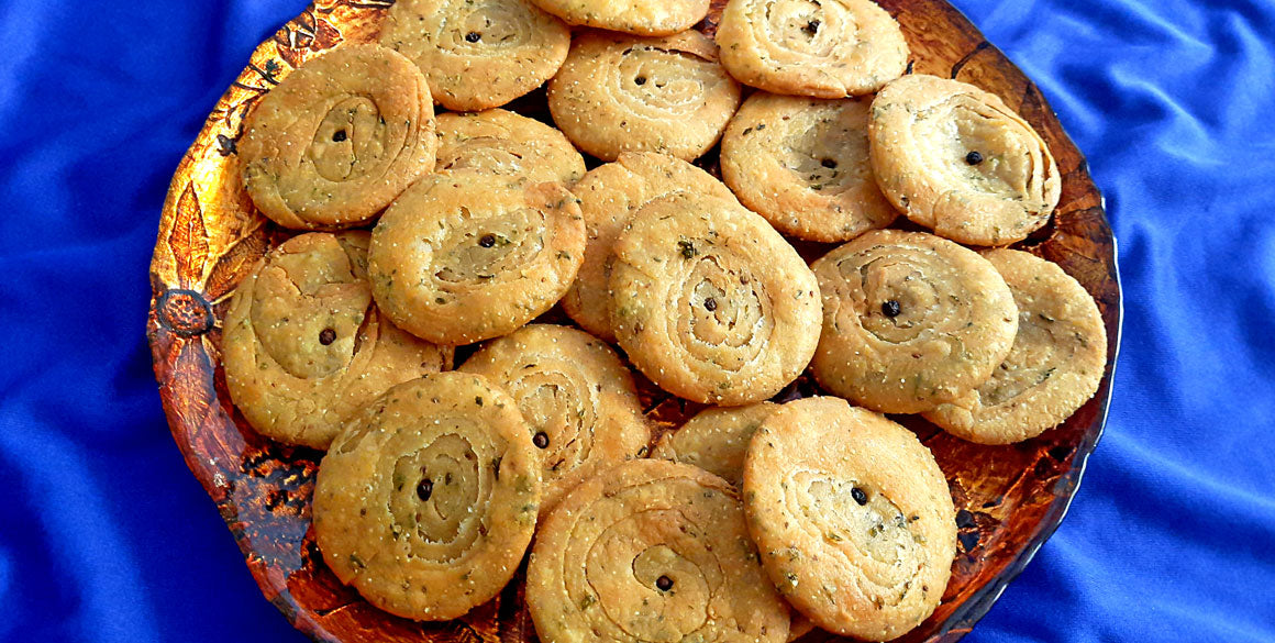 Dadi Special Methi Mathri, Home-Made, 1kg Pack, best for snacking and munching.